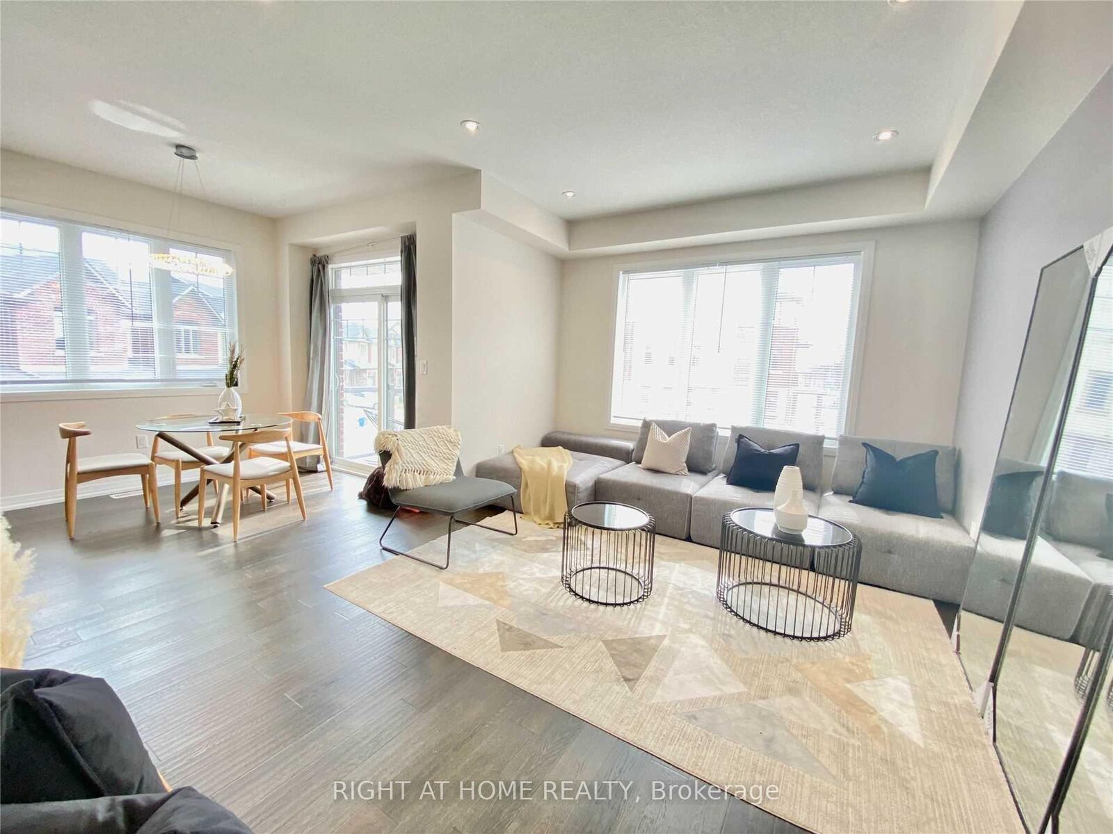 Property Photo:  42 Farley Lane  ON L9G 3K9 