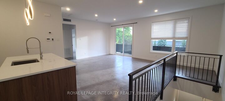 Property Photo:  396 Marguerite Avenue Unit A  ON K1L 7W6 