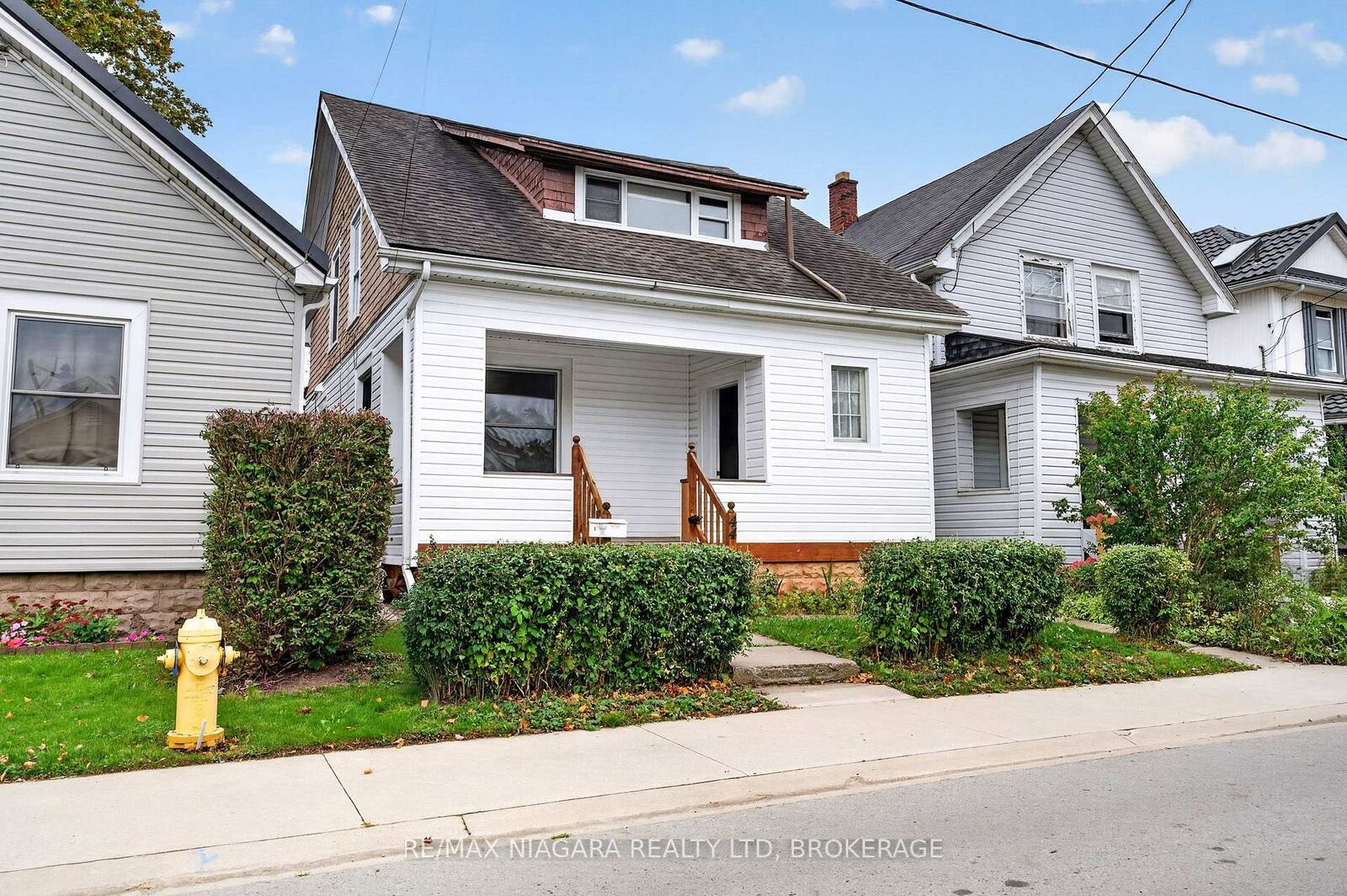 Property Photo:  44 Lowell Avenue  ON L2R 2E1 