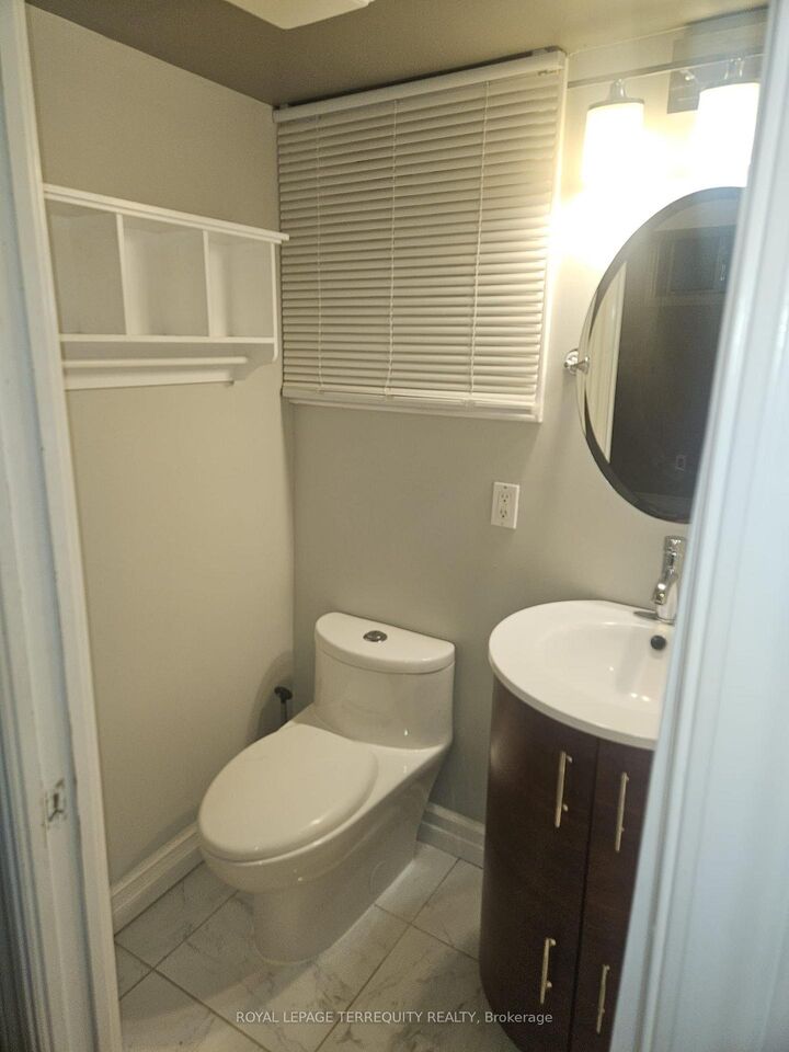 Property Photo:  2 Golden Avenue Basement  ON M6R 2J4 