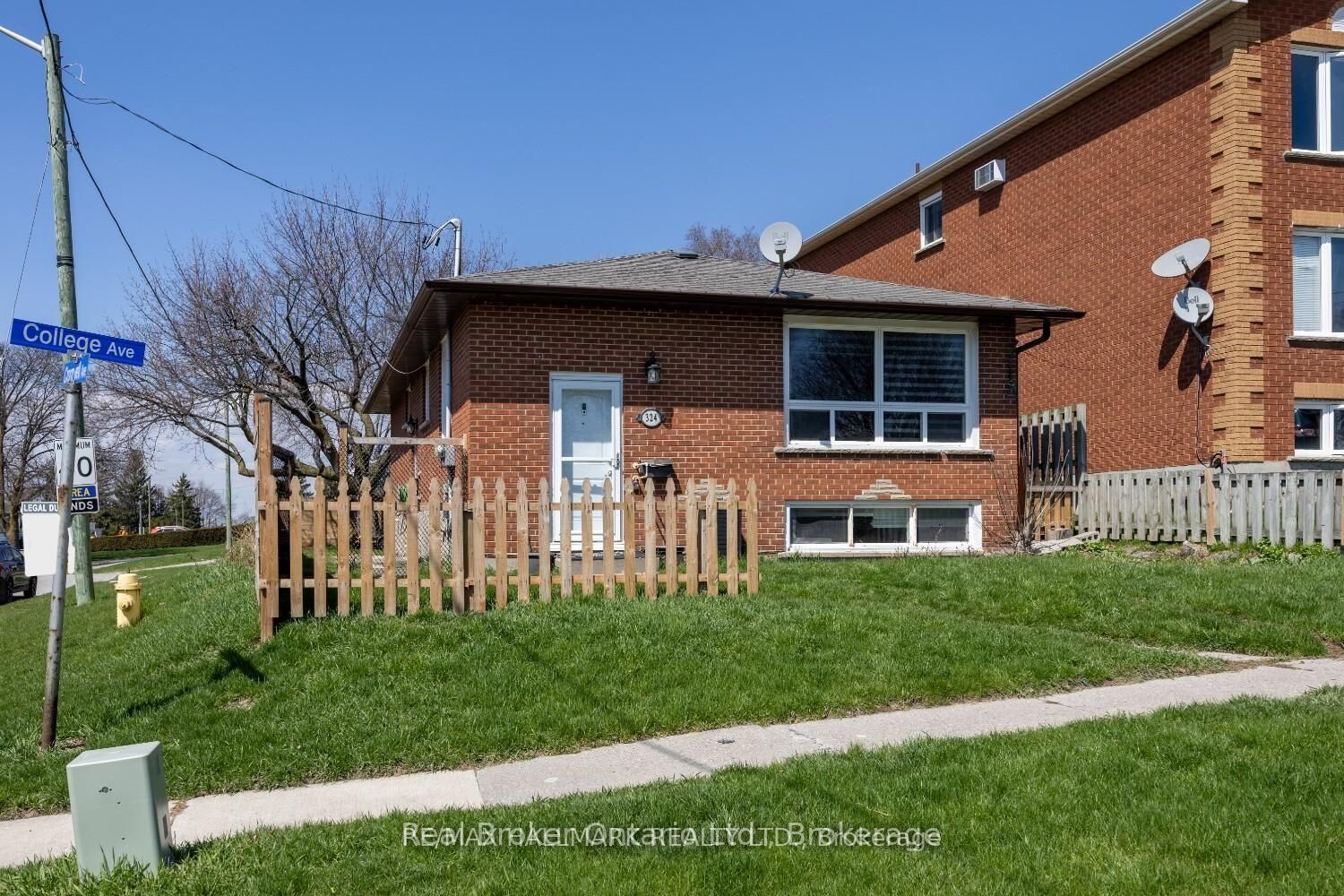 Property Photo: 324 College Avenue Main ON L1J 1S1
