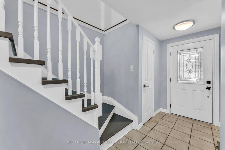 Property Photo:  94 Laidlaw Drive  ON L4N 7S2 