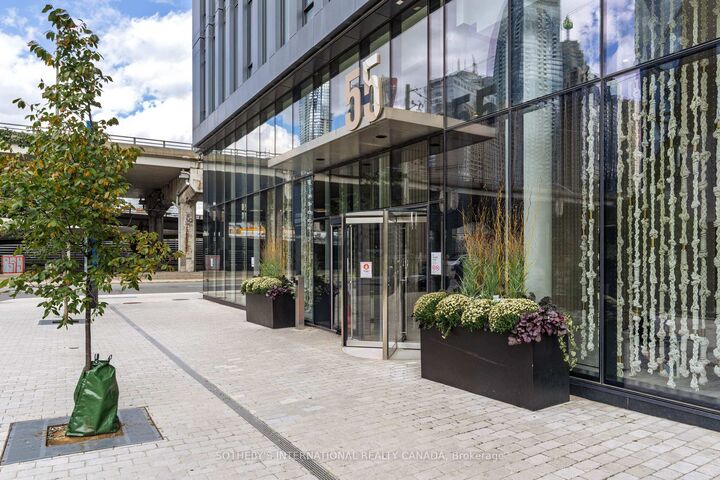 Property Photo:  55 Cooper Street 6605  ON M5E 0G1 