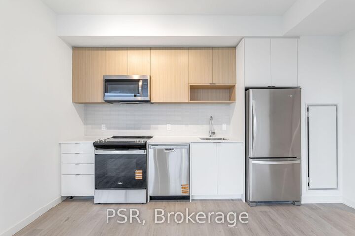 Property Photo:  4365 Bloor Street W 304  ON M9C 1R3 