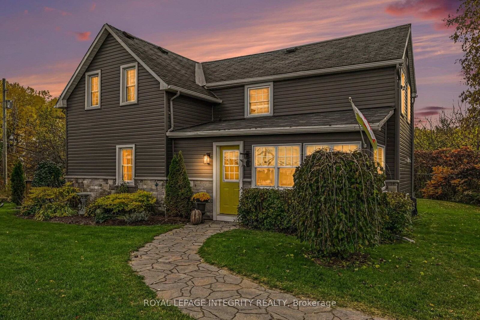 Property Photo:  27 Cobus Road  ON K7V 3Z8 