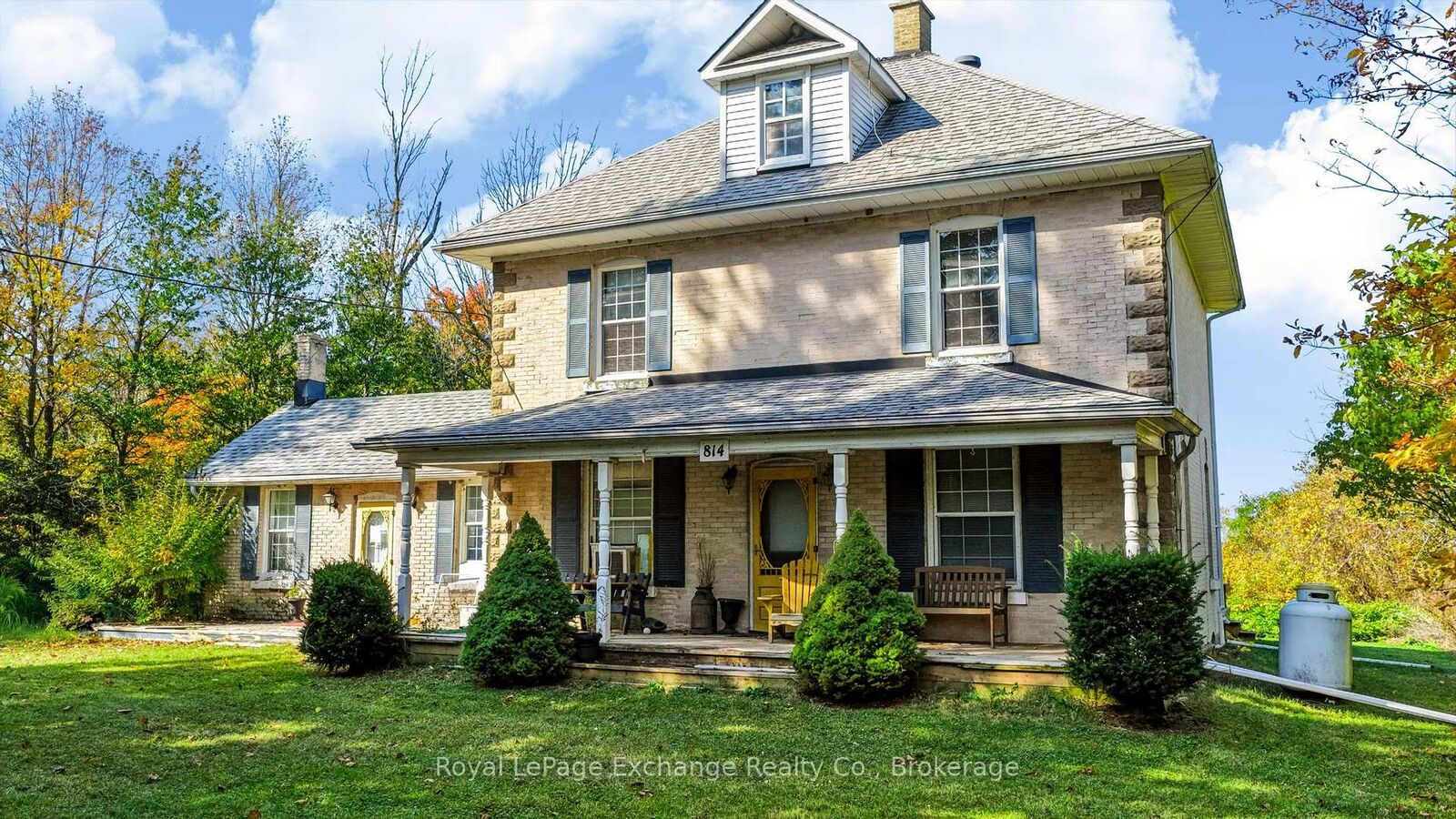 Property Photo:  814 Lake Range Drive  ON N2Z 2X3 