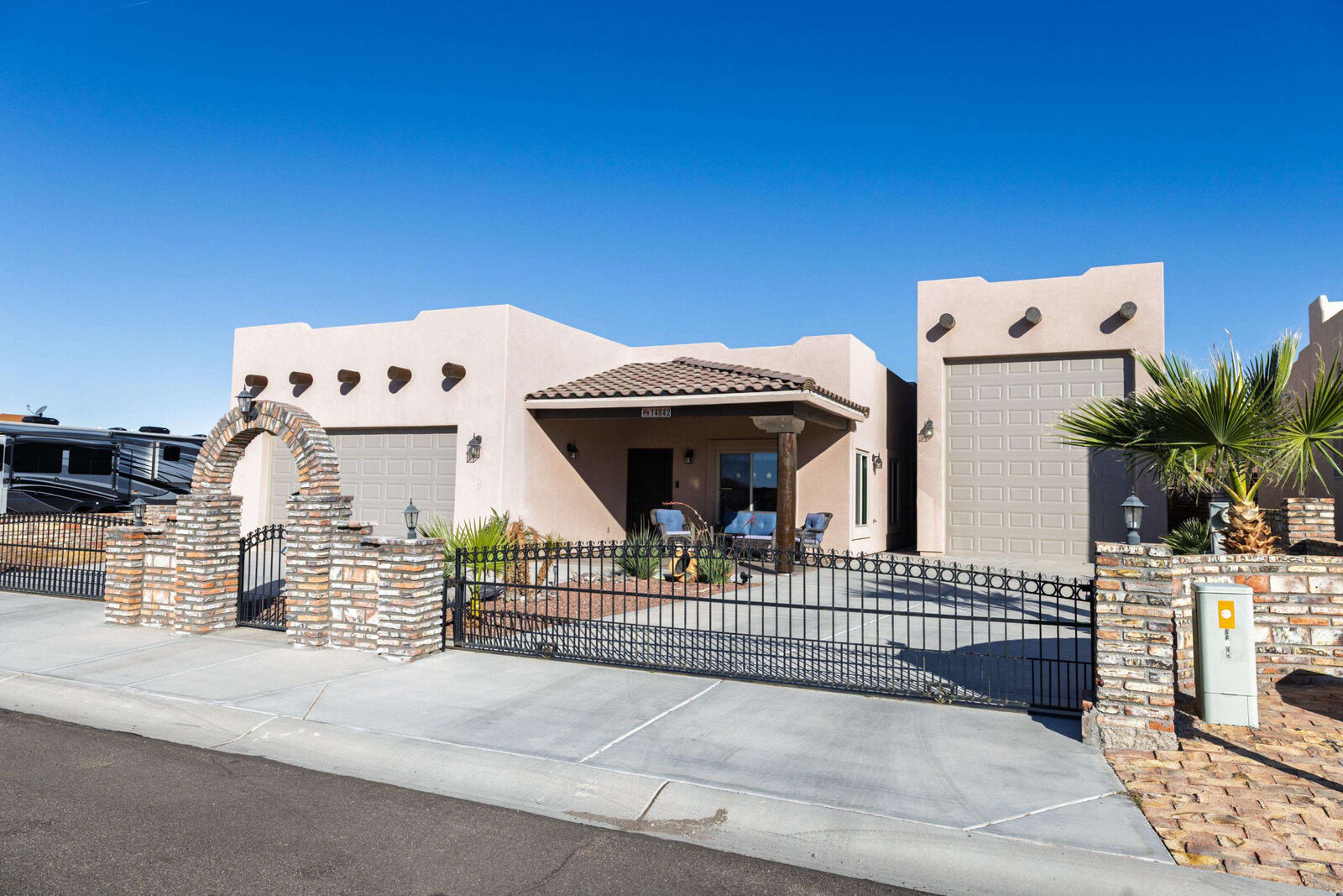 Property Photo: 14842 E 51 Street AZ 85367