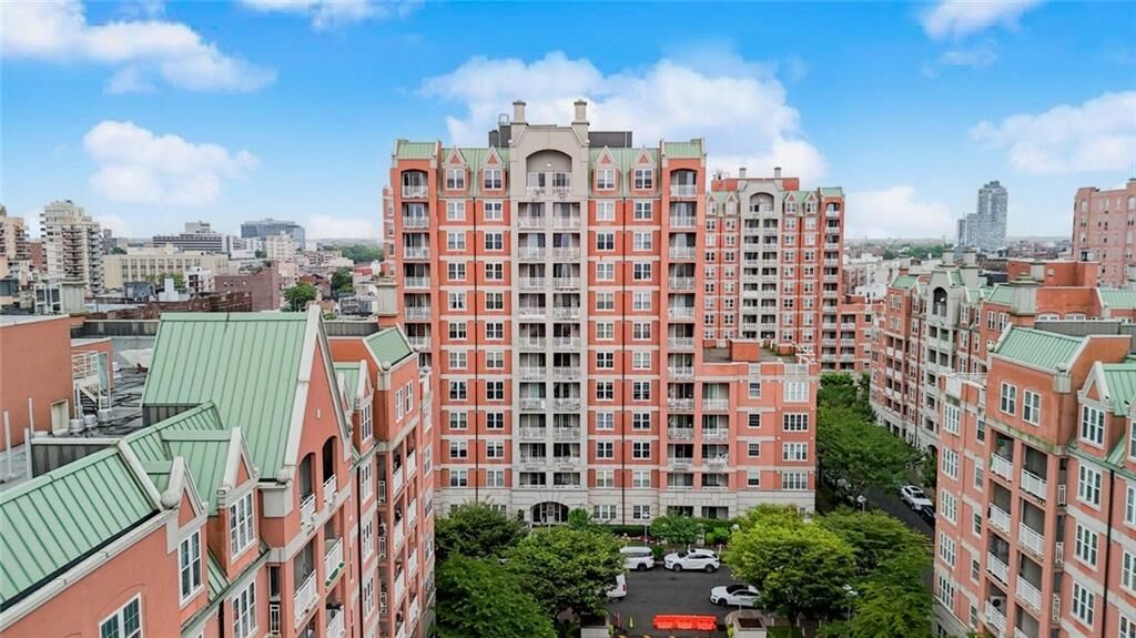 Property Photo:  60 Oceana Drive West 4I  NY 11235 
