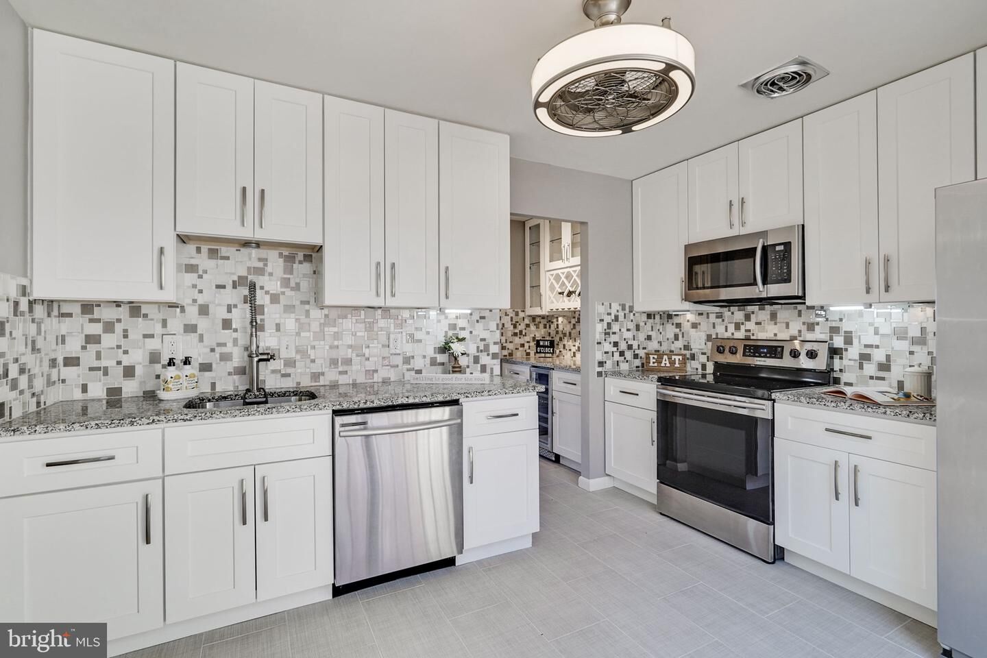 Property Photo:  2210 S Quincy Street 2  VA 22204 