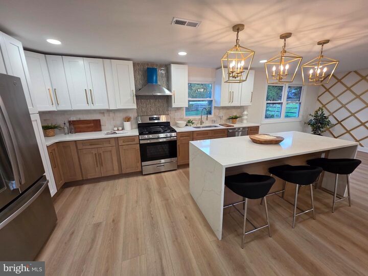 Property Photo:  77 Lenape Drive  PA 18901 