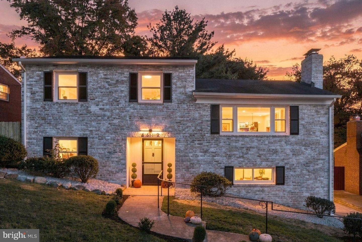 Property Photo: 4612 9th Street S VA 22204