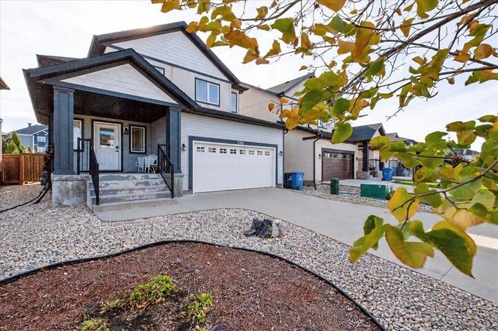 Property Photo:  208 Bellflower Road  MB R3Y 0H9 