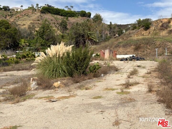Property Photo:  949 Las Lomas Ave  CA 90272 