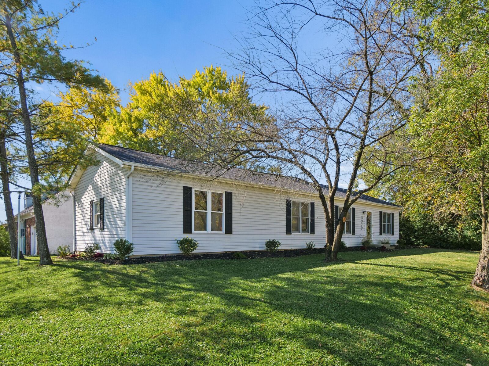 Property Photo:  5277 E Livingston Avenue  OH 43232 