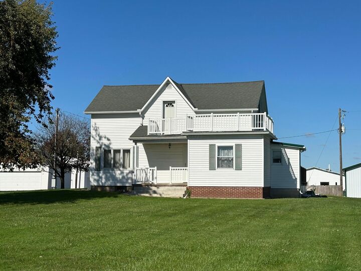Property Photo: 16741 Township Road 100 OH 43326