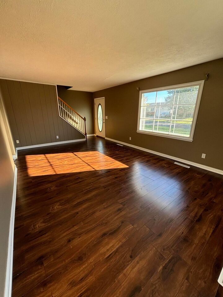 Property Photo: 241 Topsfield Road OH 43228