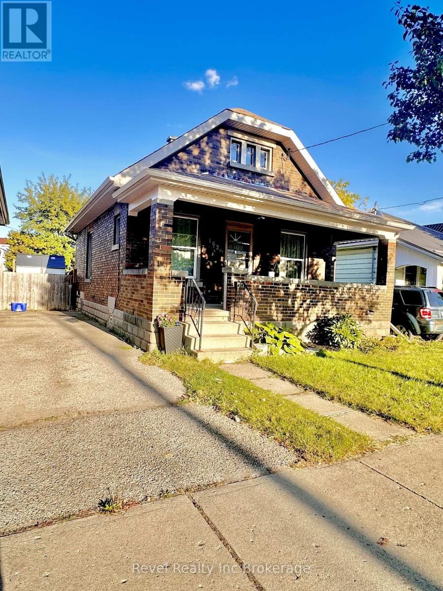 Property Photo:  162 Brisbin Street  ON N5Z 2M1 