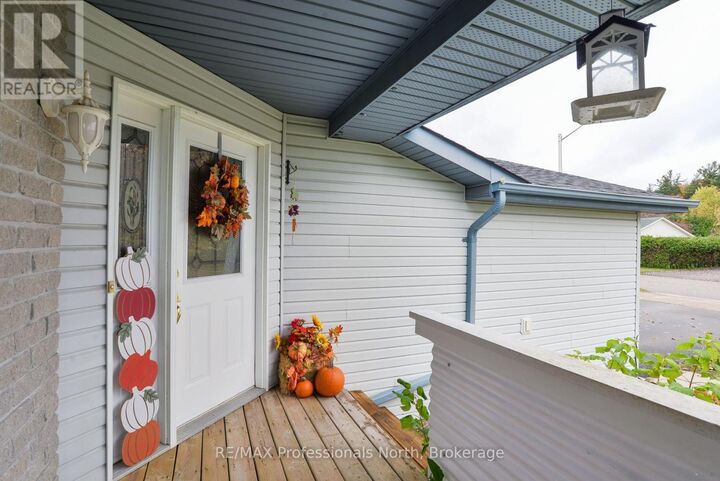 Property Photo:  34 Killdeer Crescent  ON P1L 1Z2 