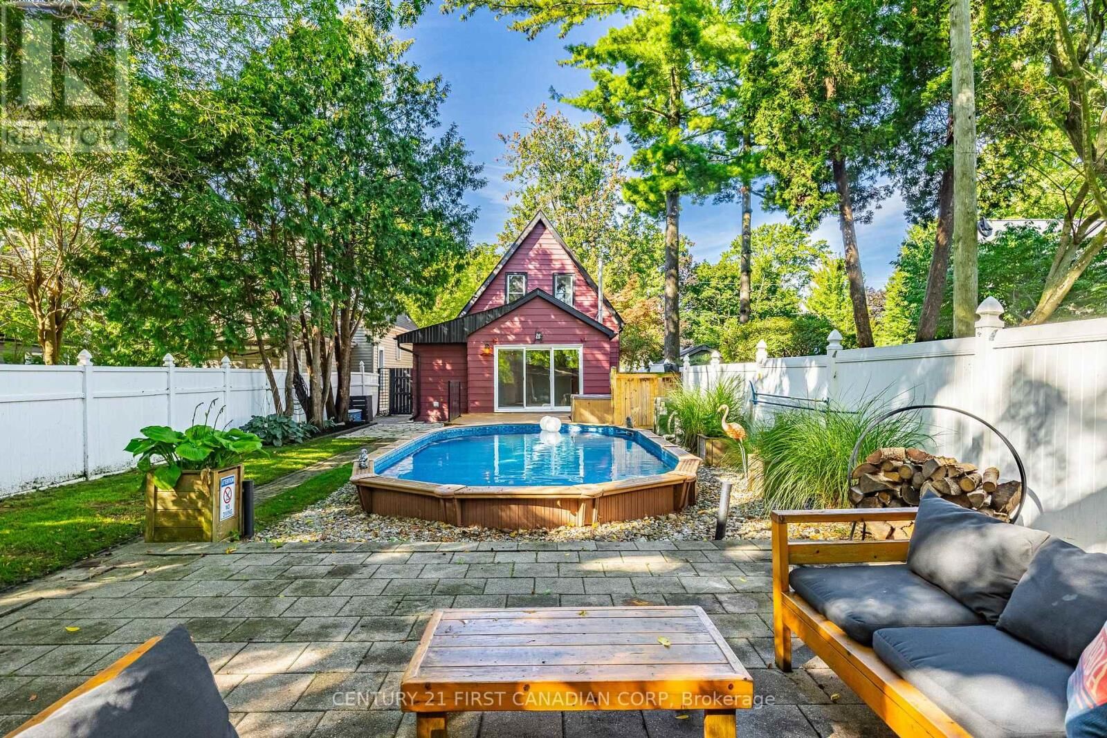 Property Photo: 26 Thornton Avenue ON N5Y 2Y2