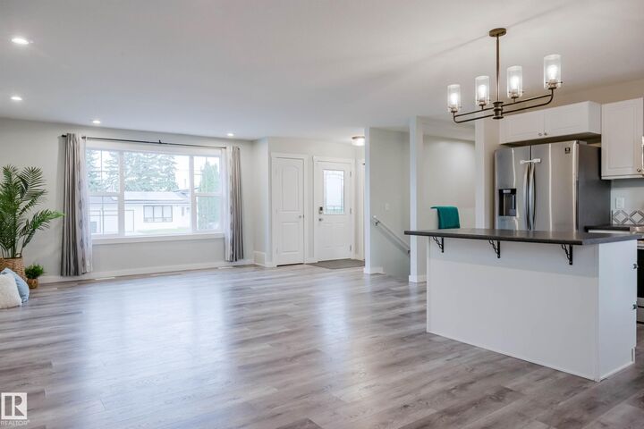 Property Photo: 5315 57 Street AB T9M 1R9