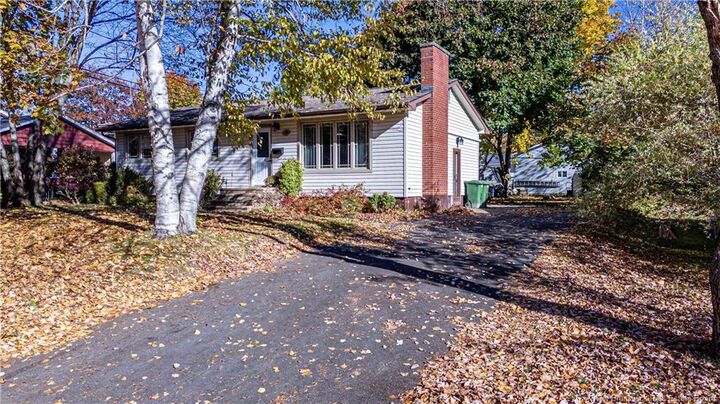 Property Photo:  130 Epworth Circle  NB E3A 2M6 