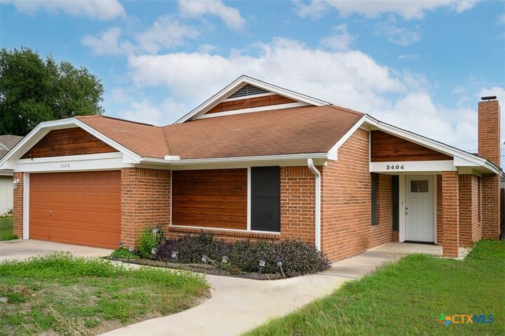 Property Photo:  2404 Lago Trail  TX 76543 
