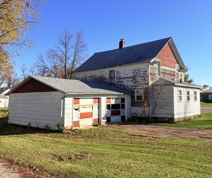 Property Photo: 200 1st Avenue NE ND 58483