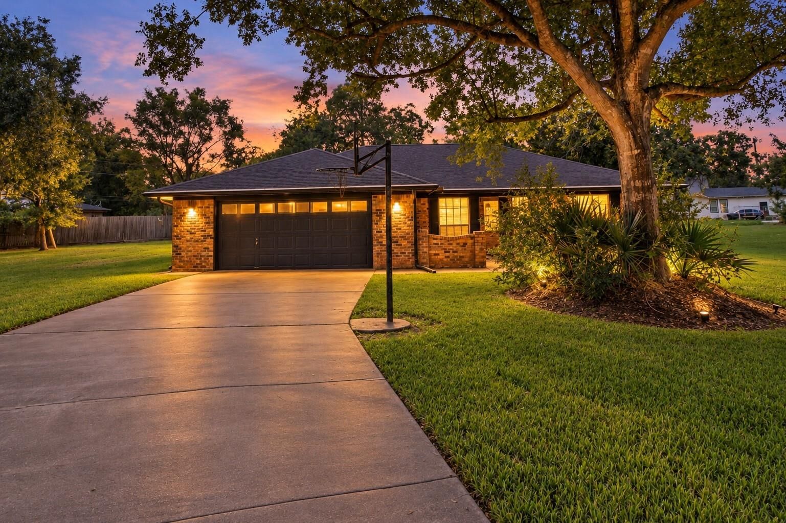 Property Photo: 110 S Bow Drive TX 77541