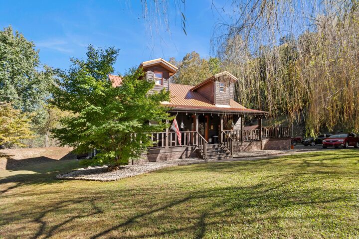 Property Photo: 102 N Oak Hill Drive KY 41339