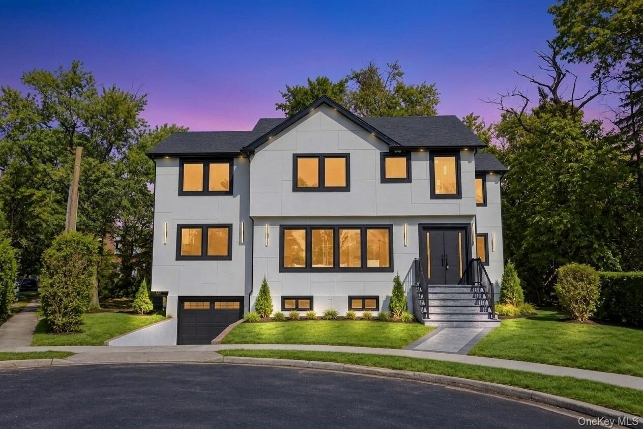 Property Photo:  1 Garland Lane  NY 11581 