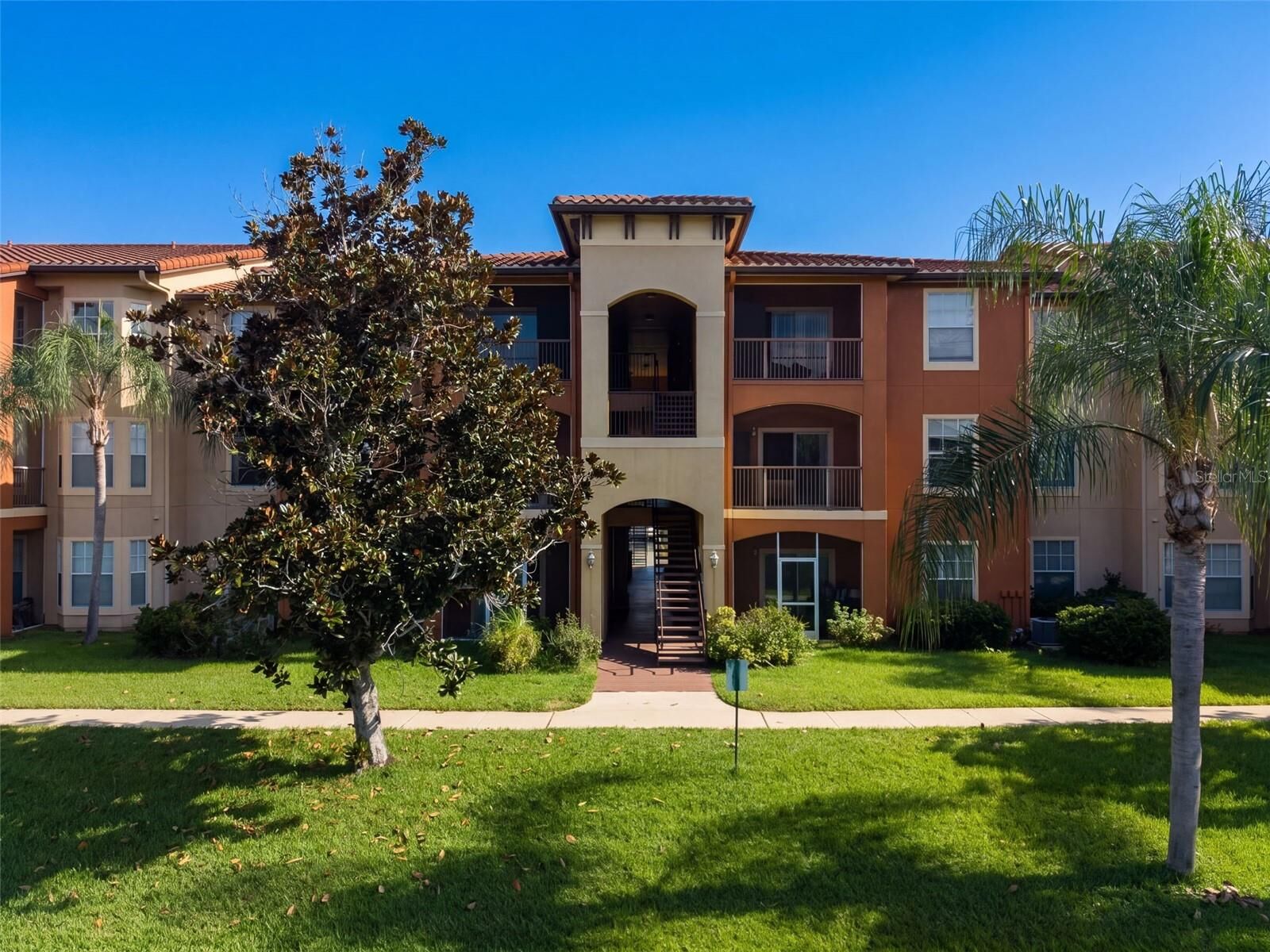 Property Photo: 5530 Metrowest Boulevard 203 FL 32811