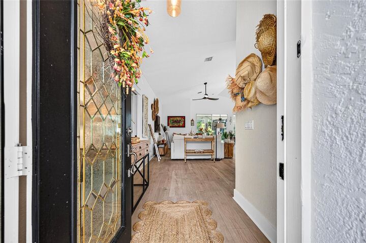 Property Photo:  836 Connemara Circle  FL 34292 