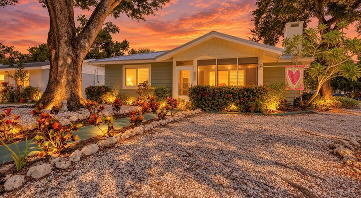 Property Photo: 1602 18th Avenue W FL 34205