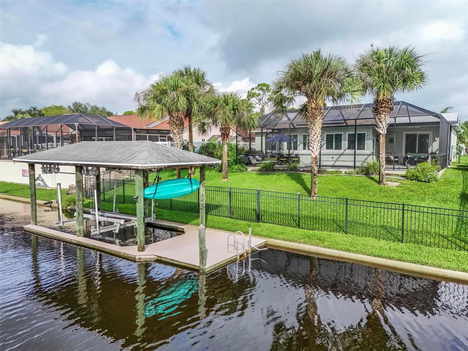 Property Photo:  18 Conley Court  FL 32137 