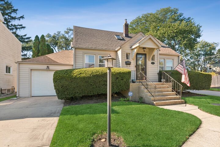 Property Photo: 9138 Belleforte Avenue IL 60053