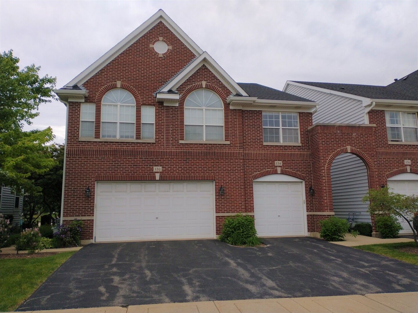 Property Photo:  134 Allerton Drive  IL 60194 