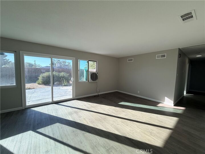 Property Photo:  45517 Sancroft  CA 93535 