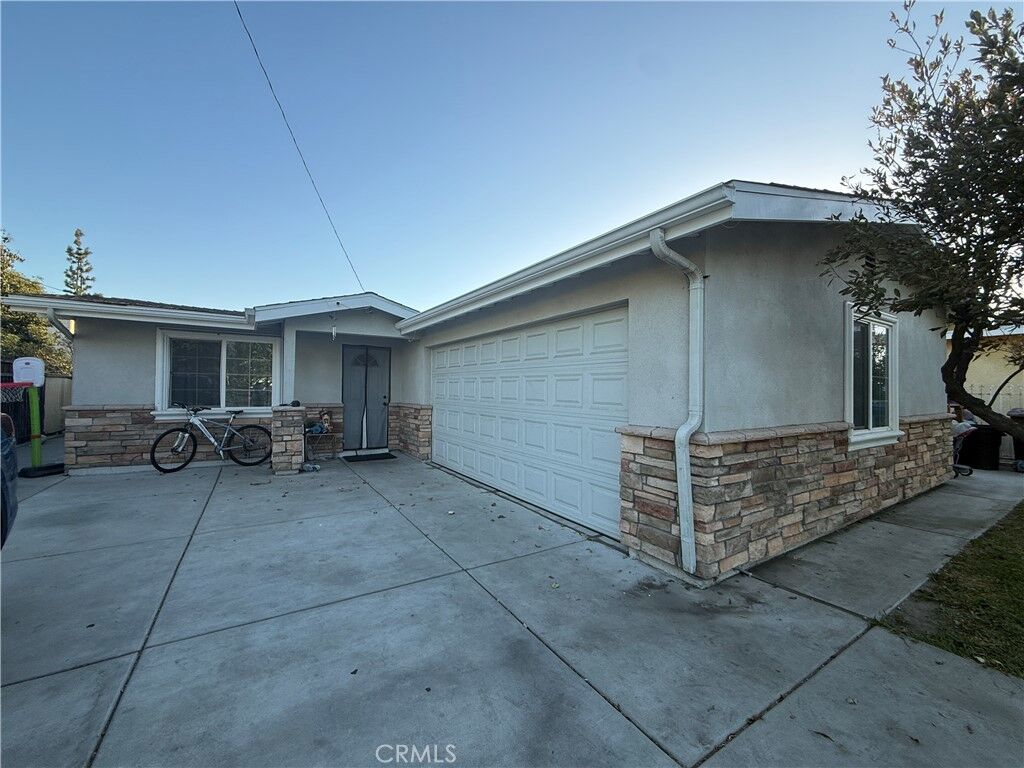 Property Photo:  10966 Emery  CA 91731 