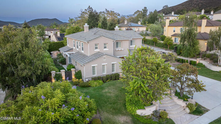 Property Photo:  484 Via Helena  CA 91320 