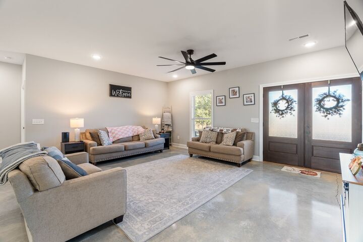 Property Photo: 10 Farris Ln TN 38468