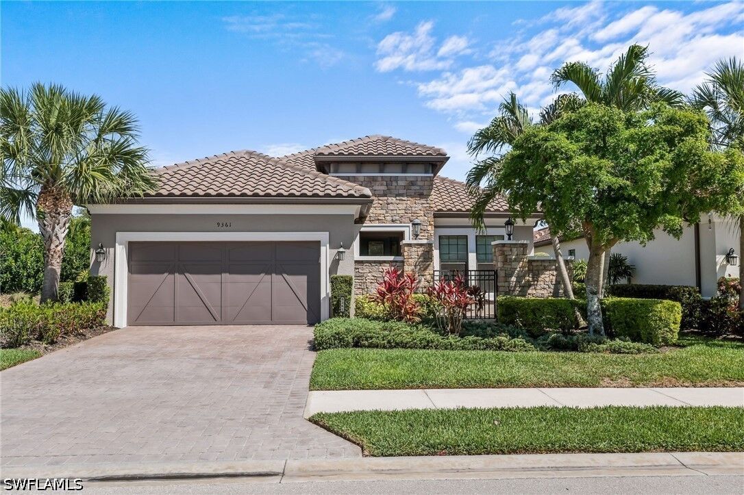 Property Photo:  9361 Terresina Drive  FL 34119 