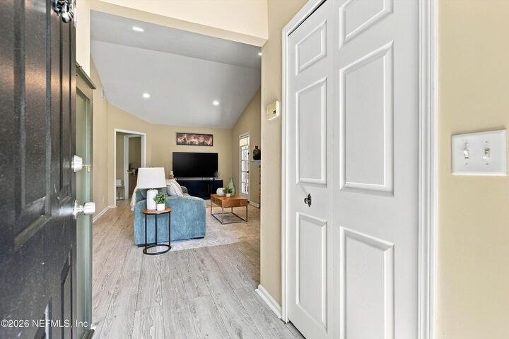 Property Photo: 3721 Jamestown Lane FL 32223