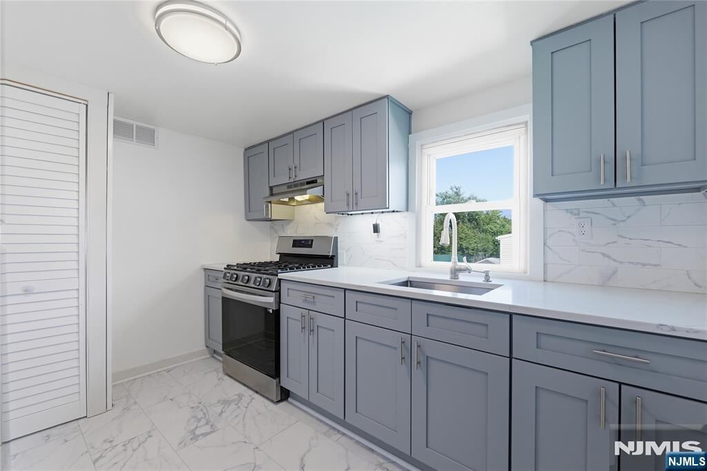 Property Photo:  76 Schuyler Avenue 2  NJ 07031 