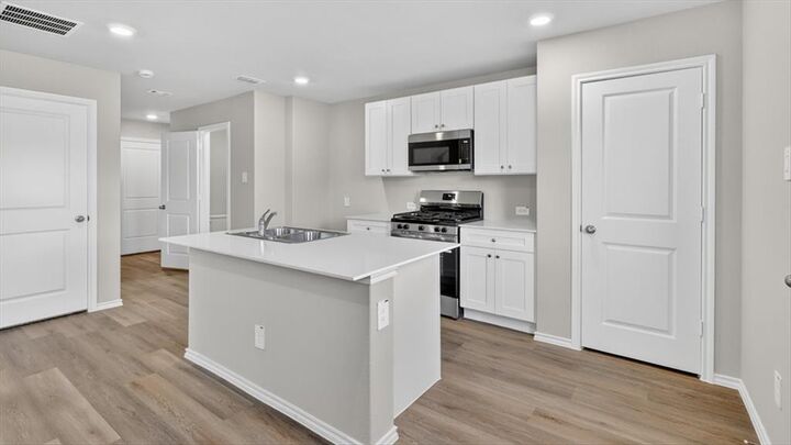 Property Photo: 4112 Woodhill Bend Drive TX 76036