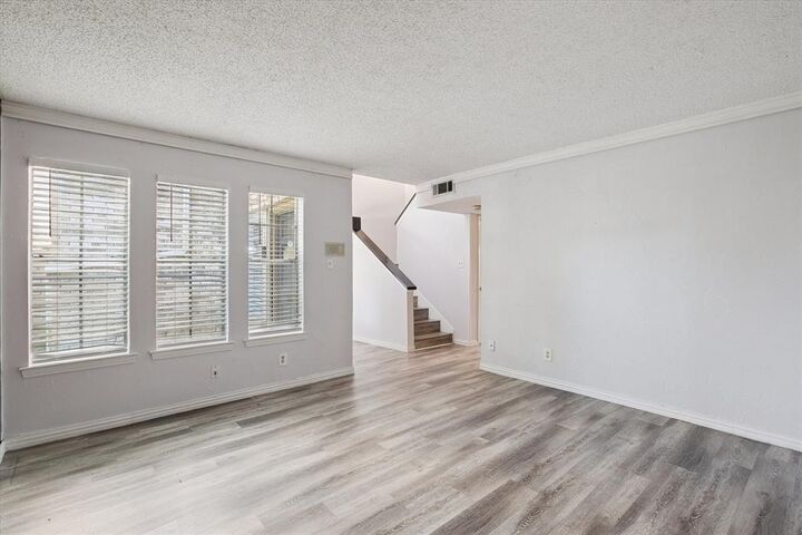 Property Photo:  513 Towne House Lane  TX 75081 