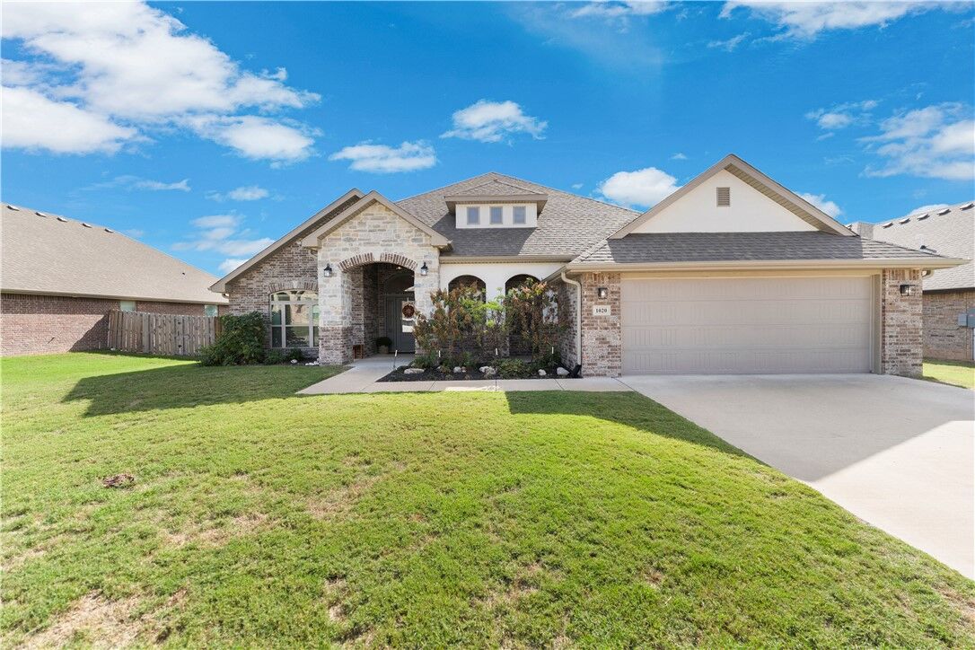 Property Photo: 1020 Winesap Drive AR 72712