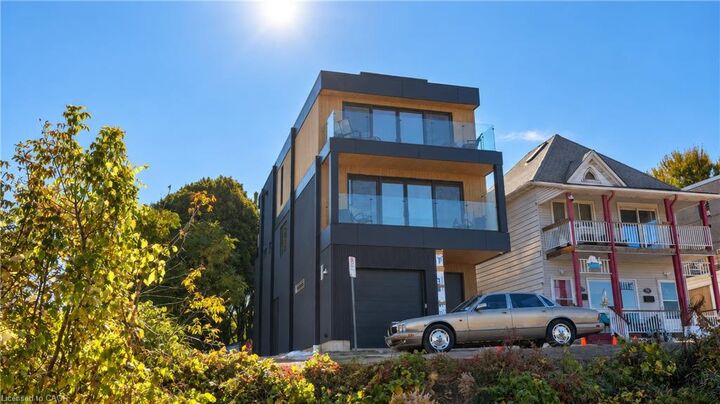 Property Photo:  512 Bay Street 1  ON L8L 1N6 