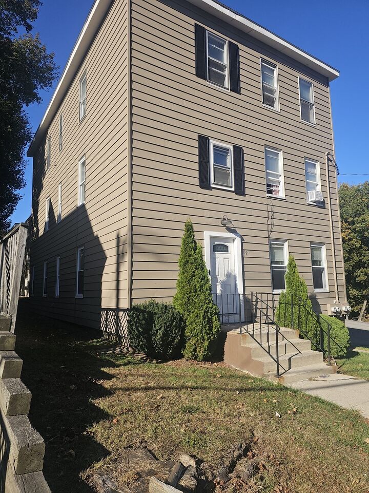 Property Photo:  62 Whipple St 1  MA 01607 
