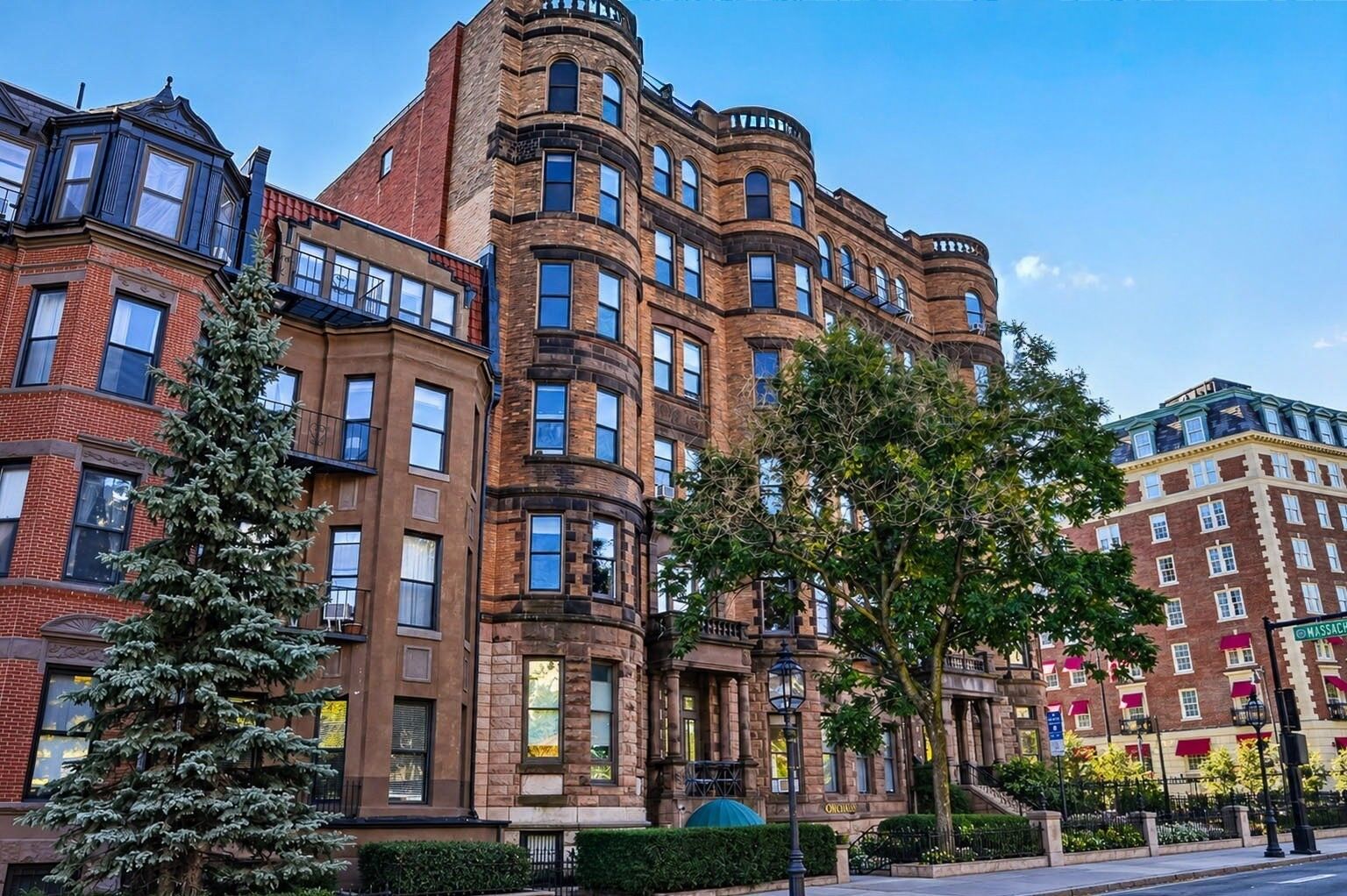 Property Photo: 362 Commonwealth Ave 4D MA 02115