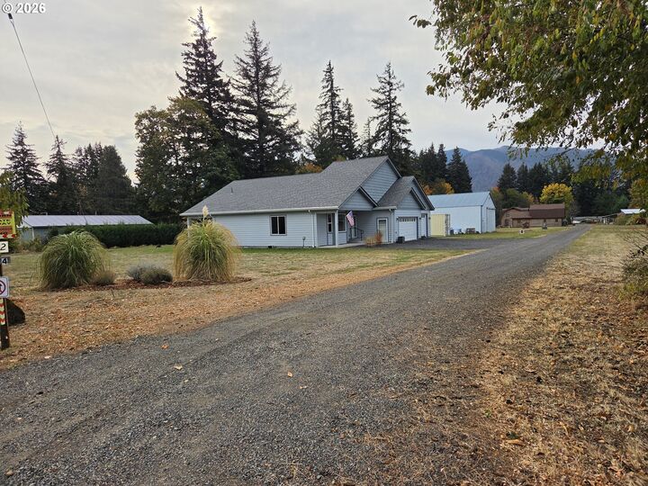 Property Photo:  404 Hot Springs Ave  WA 98610 